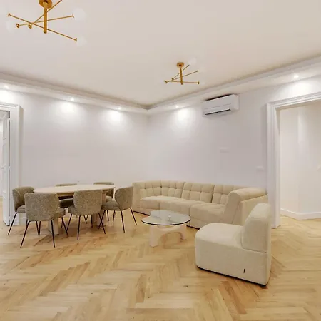 Harmonious 2bdr - 4p - Champs Elysees Apartament *