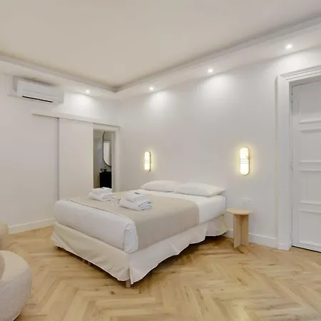 Harmonious 2bdr - 4p - Champs Elysees Paryż