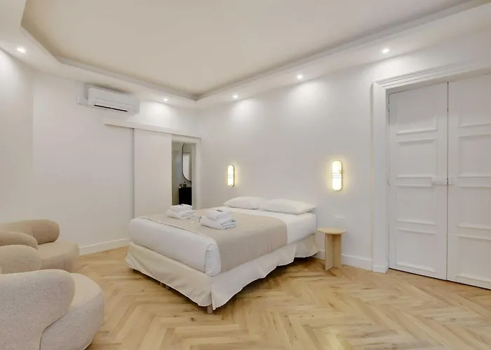 Harmonious 2bdr - 4p - Champs Elysees Paris