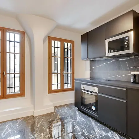 Apartman Harmonious 2bdr - 4p - Champs Elysees *