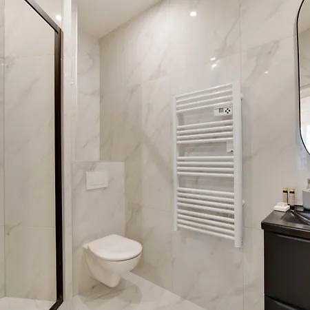 Harmonious 2bdr - 4p - Champs Elysees Appartement *